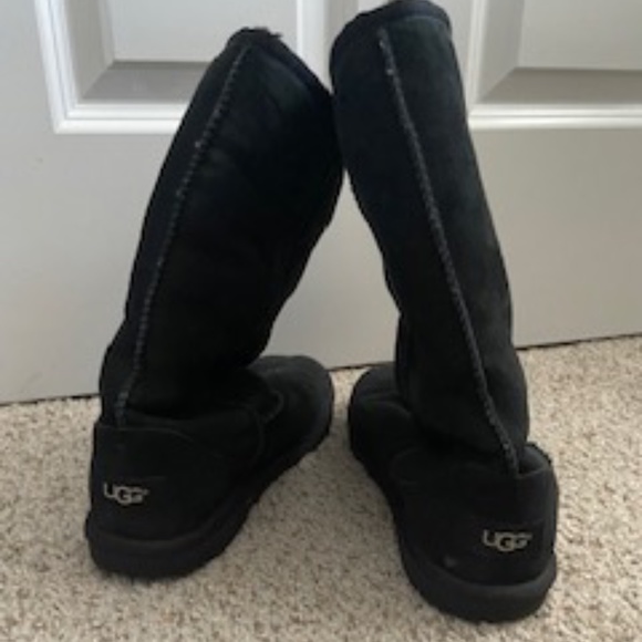UGG Classic II Tall Boot - Picture 4 of 4